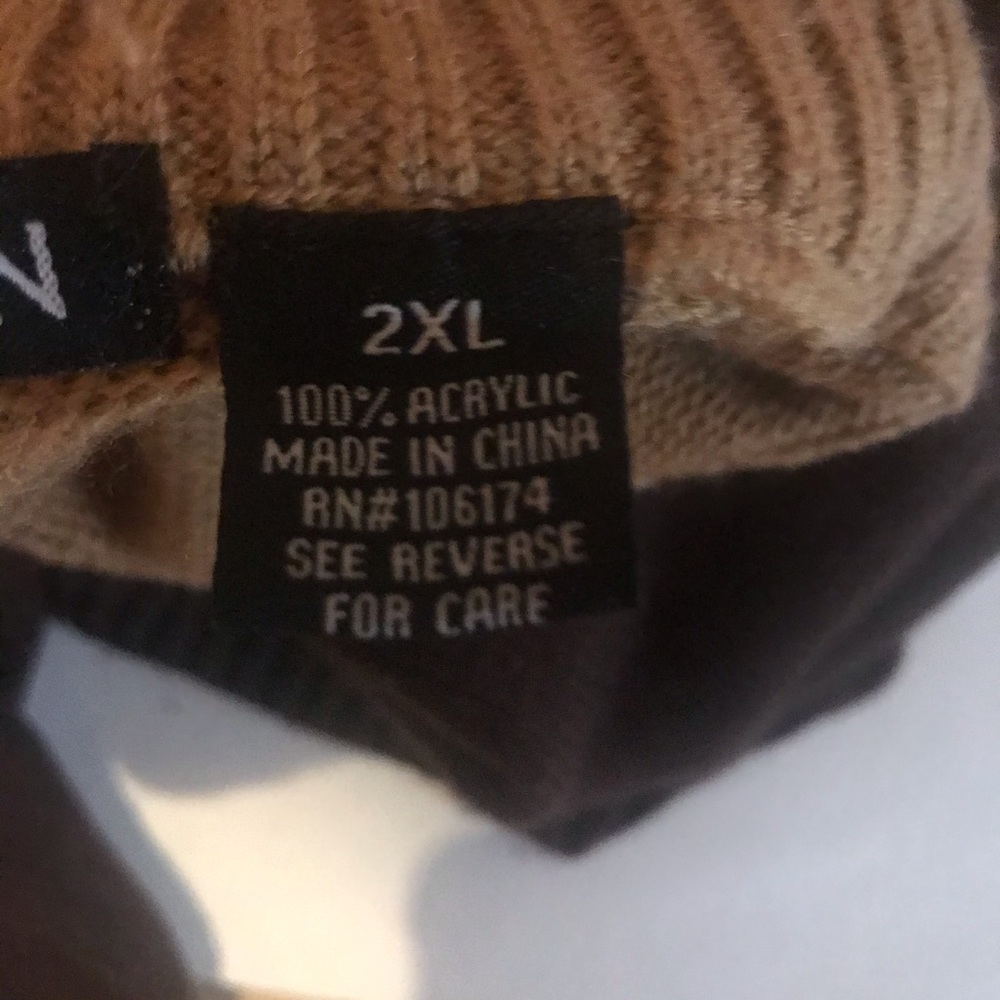 Sweater - Picture 6 of 6